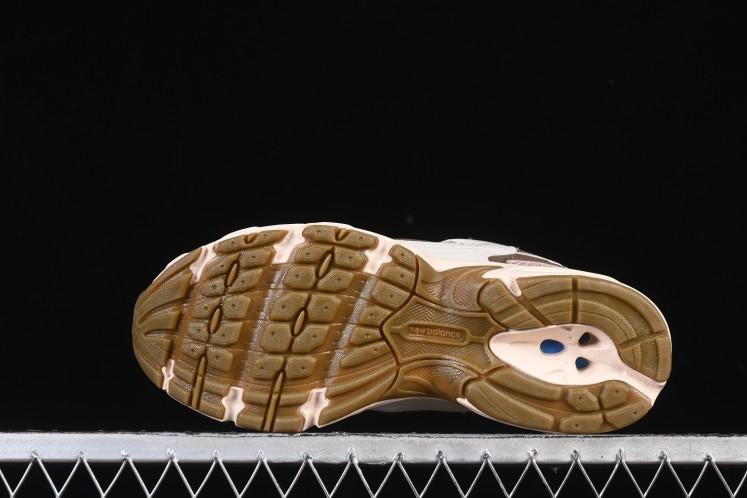 NB 530 "Bisque Earth Shadow Gum"