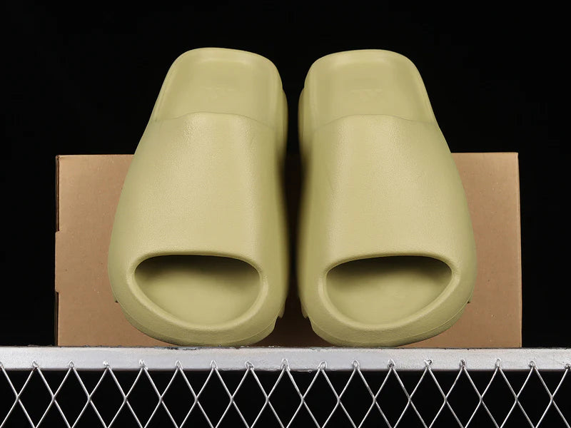 Adidas Yeezy Slide "Resin"