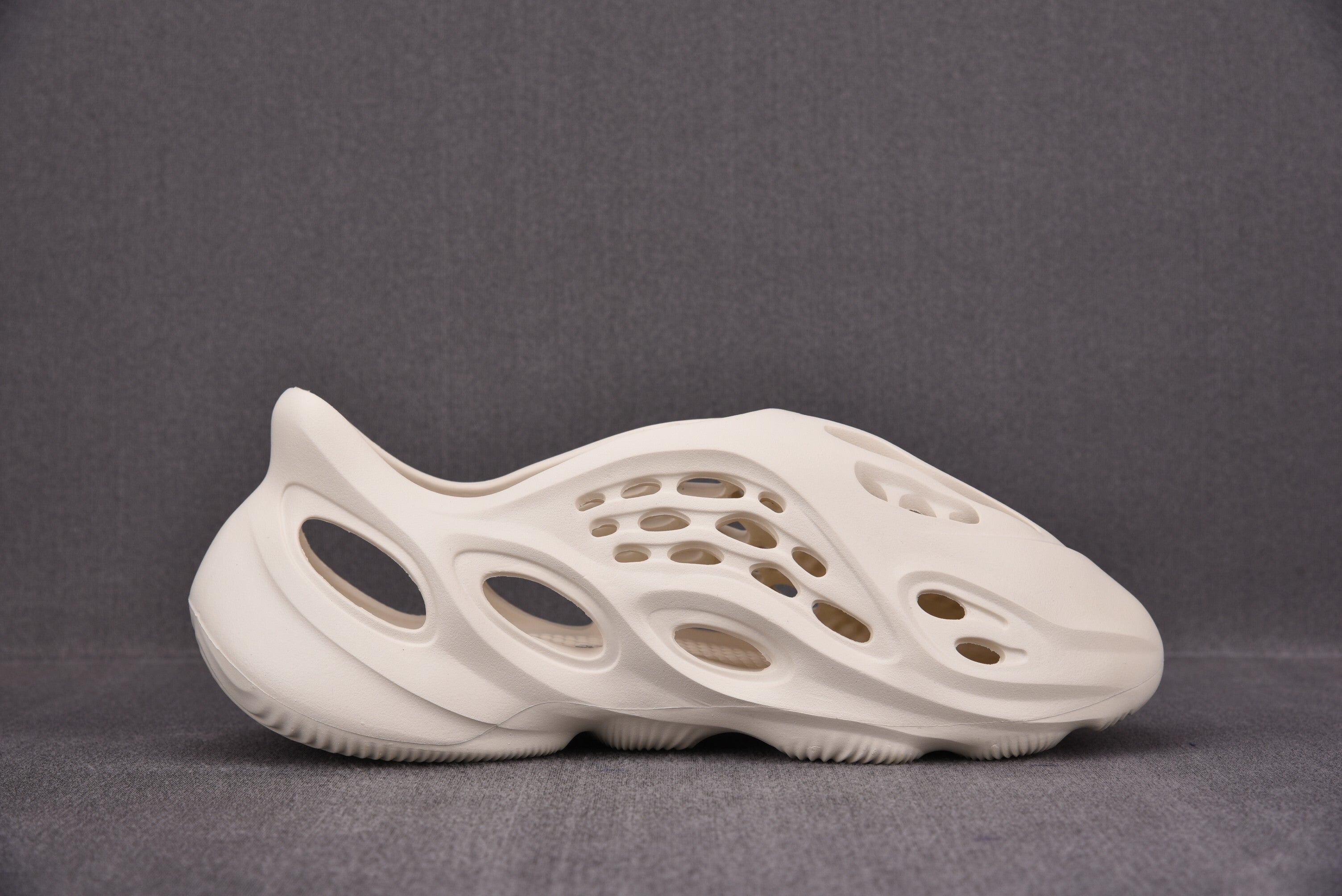 Adidas Yeezy Slide "Foam Runner Ararat"