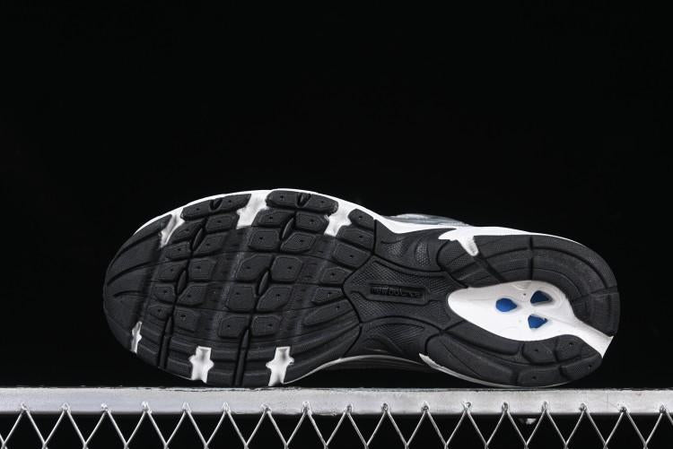 NB 530 "Grey Matter Silver Metallic"