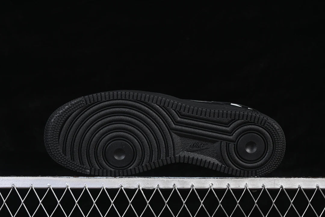 Nike Air Force 1 X Comme Des Garçons "All Black"