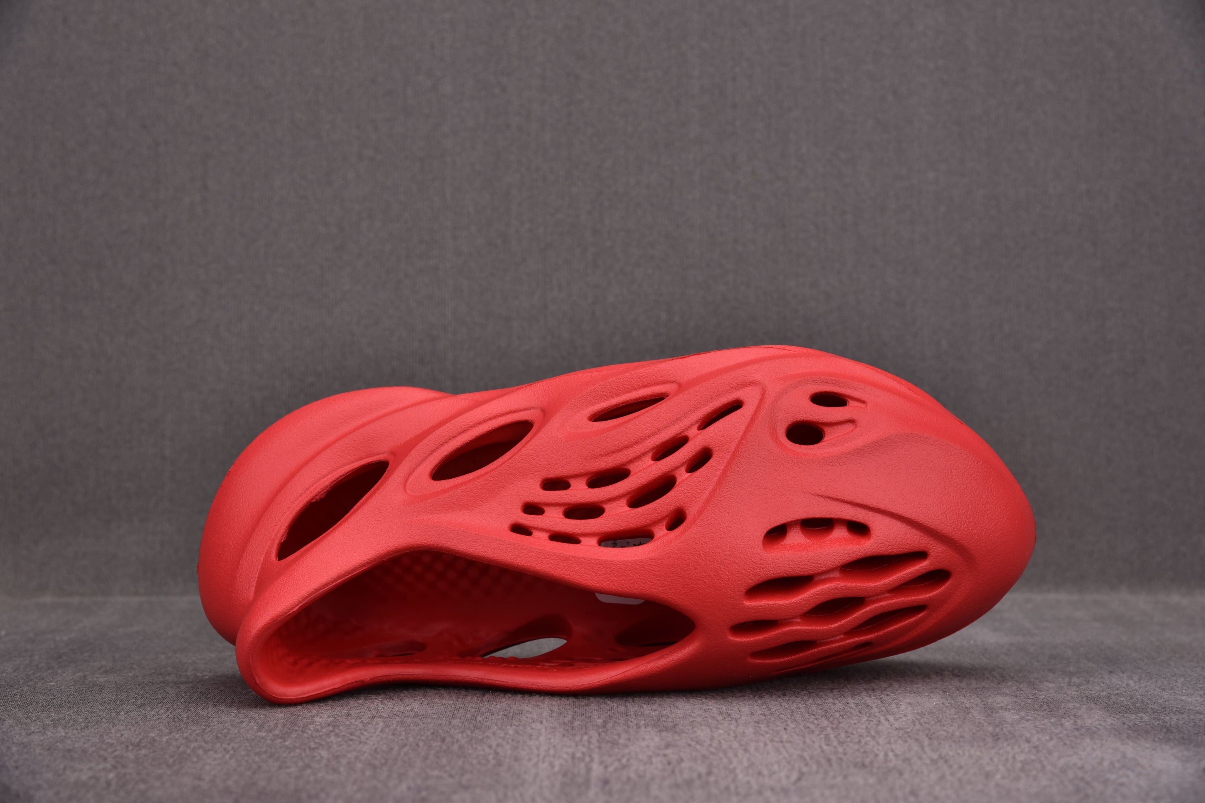 Adidas Yeezy Slide "Foam Runner Vermilion"