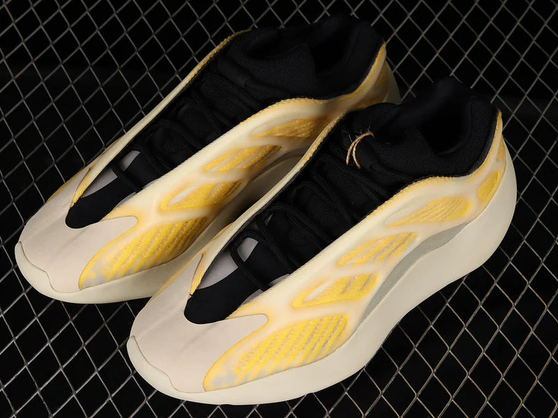 Adidas Yeezy Boost 700 V3 modelo "Mono Safflower"