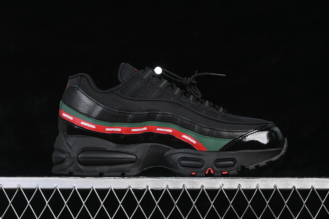 Nike Air Max 95 x UNDEFEATED "Black"