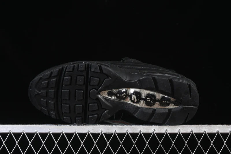 Nike Air Max 95 x Supreme "Lux Pack Triple Black"