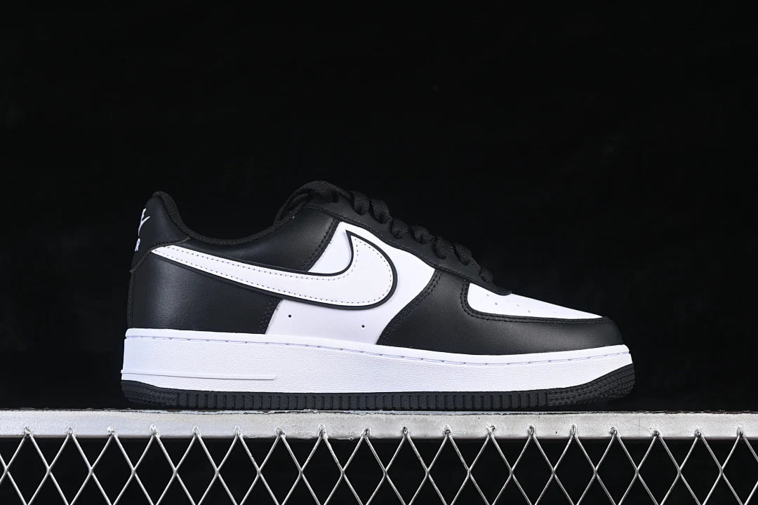 Nike Air Force 1 "Panda"